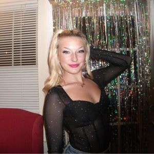 Meet your Posher, Holly